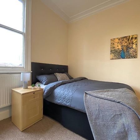 Spacious Victorian Studio Flat Appartement Doncaster Buitenkant foto