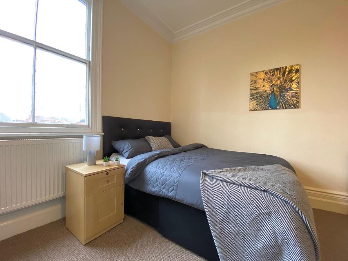 Spacious Victorian Studio Flat Appartement Doncaster Buitenkant foto