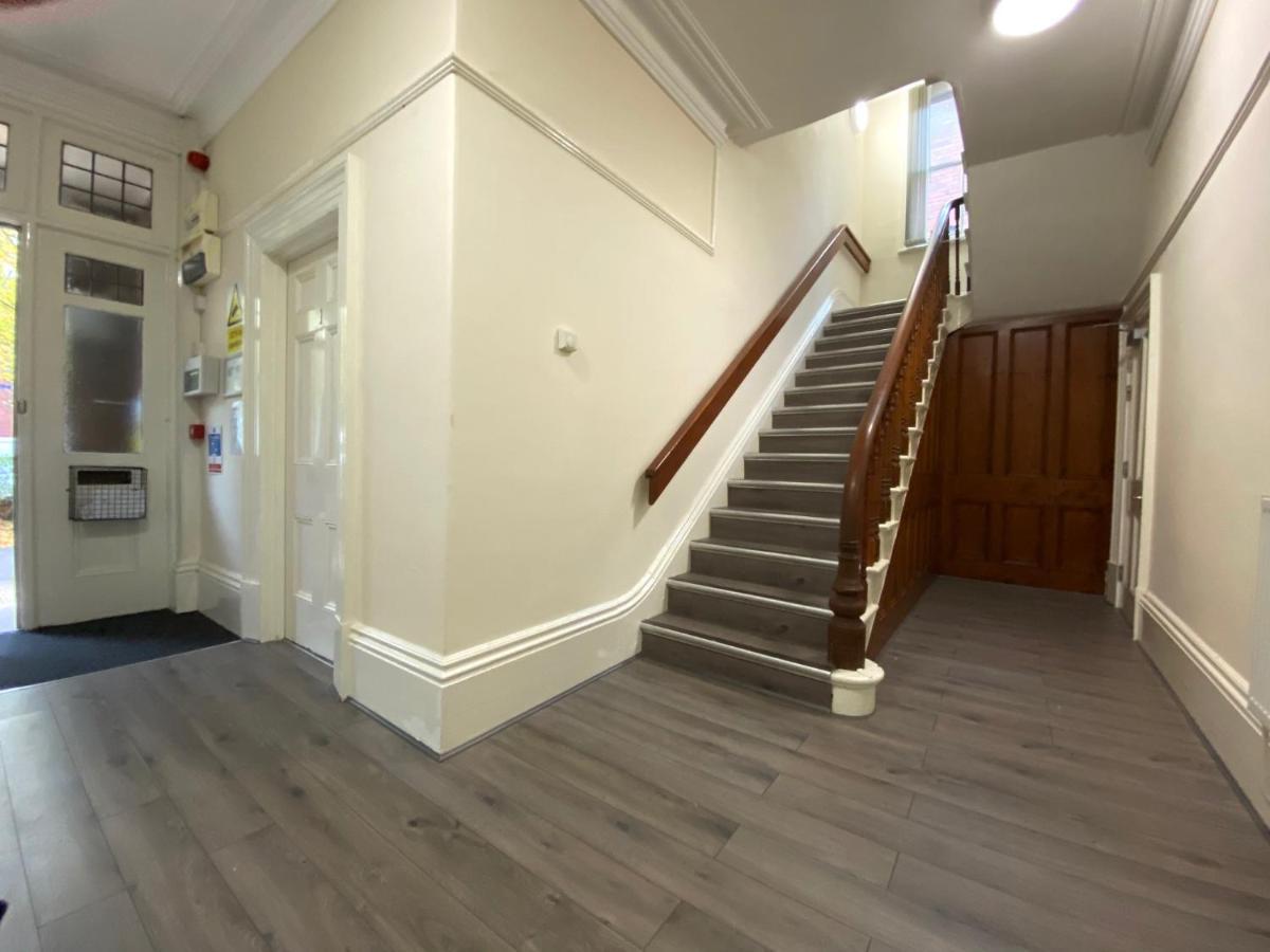 Spacious Victorian Studio Flat Appartement Doncaster Buitenkant foto