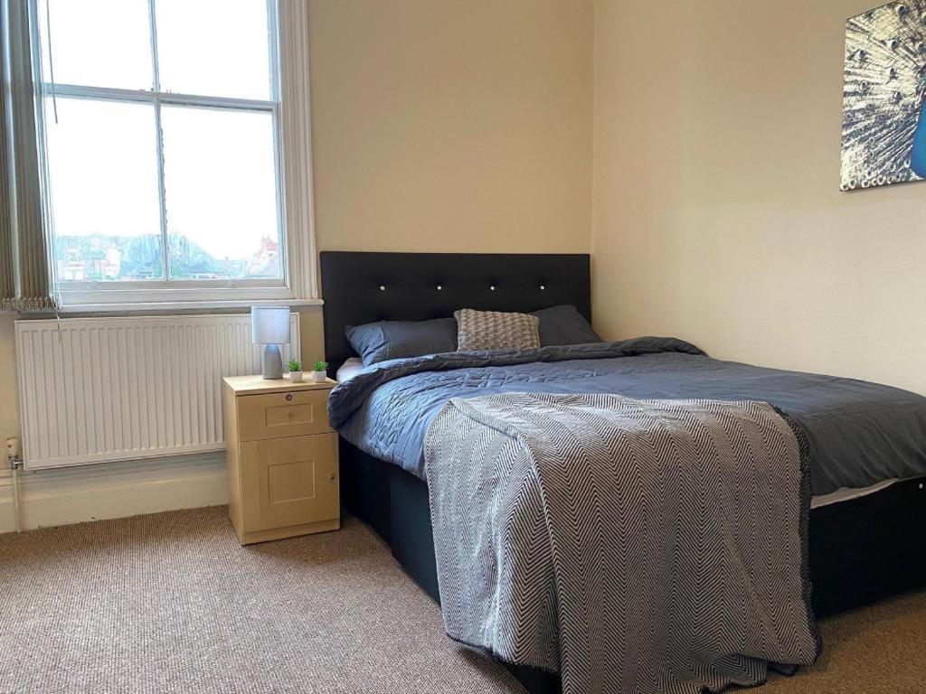 Spacious Victorian Studio Flat Appartement Doncaster Buitenkant foto