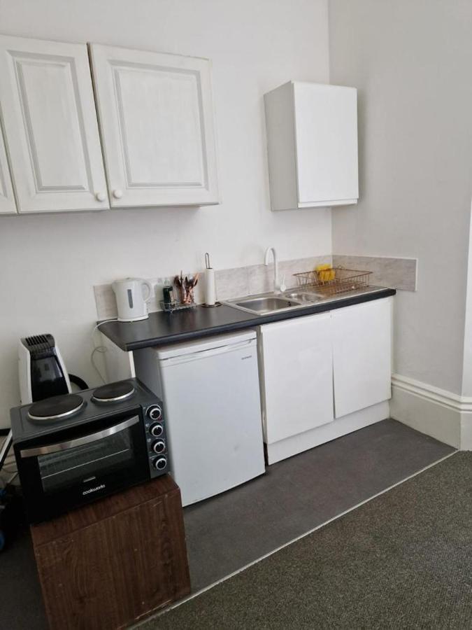 Spacious Victorian Studio Flat Appartement Doncaster Buitenkant foto