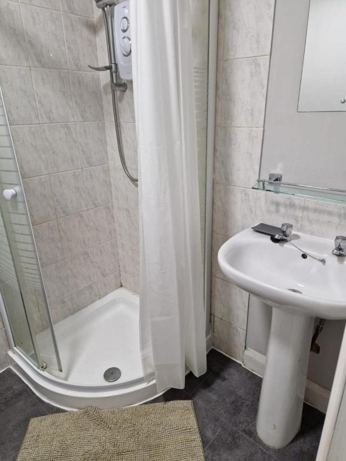 Spacious Victorian Studio Flat Appartement Doncaster Buitenkant foto